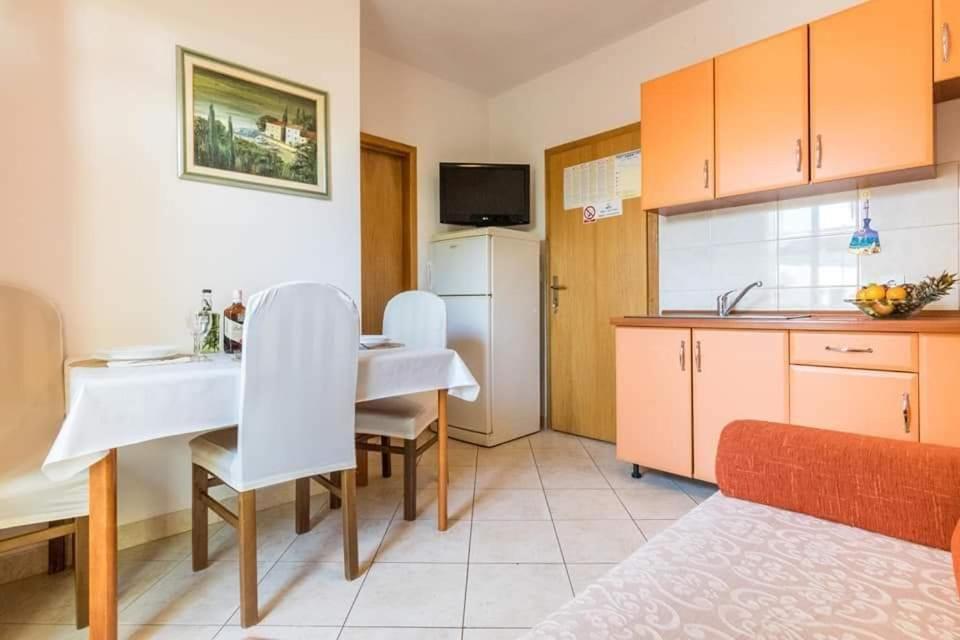 Apartment Tina *
