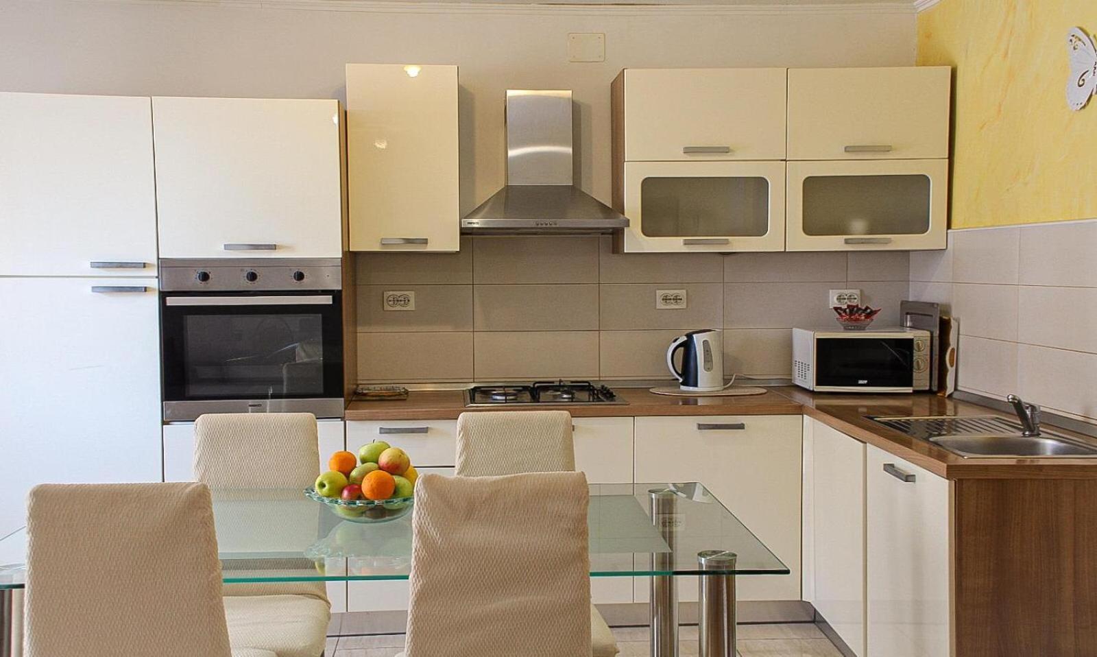 Tina Apartment *